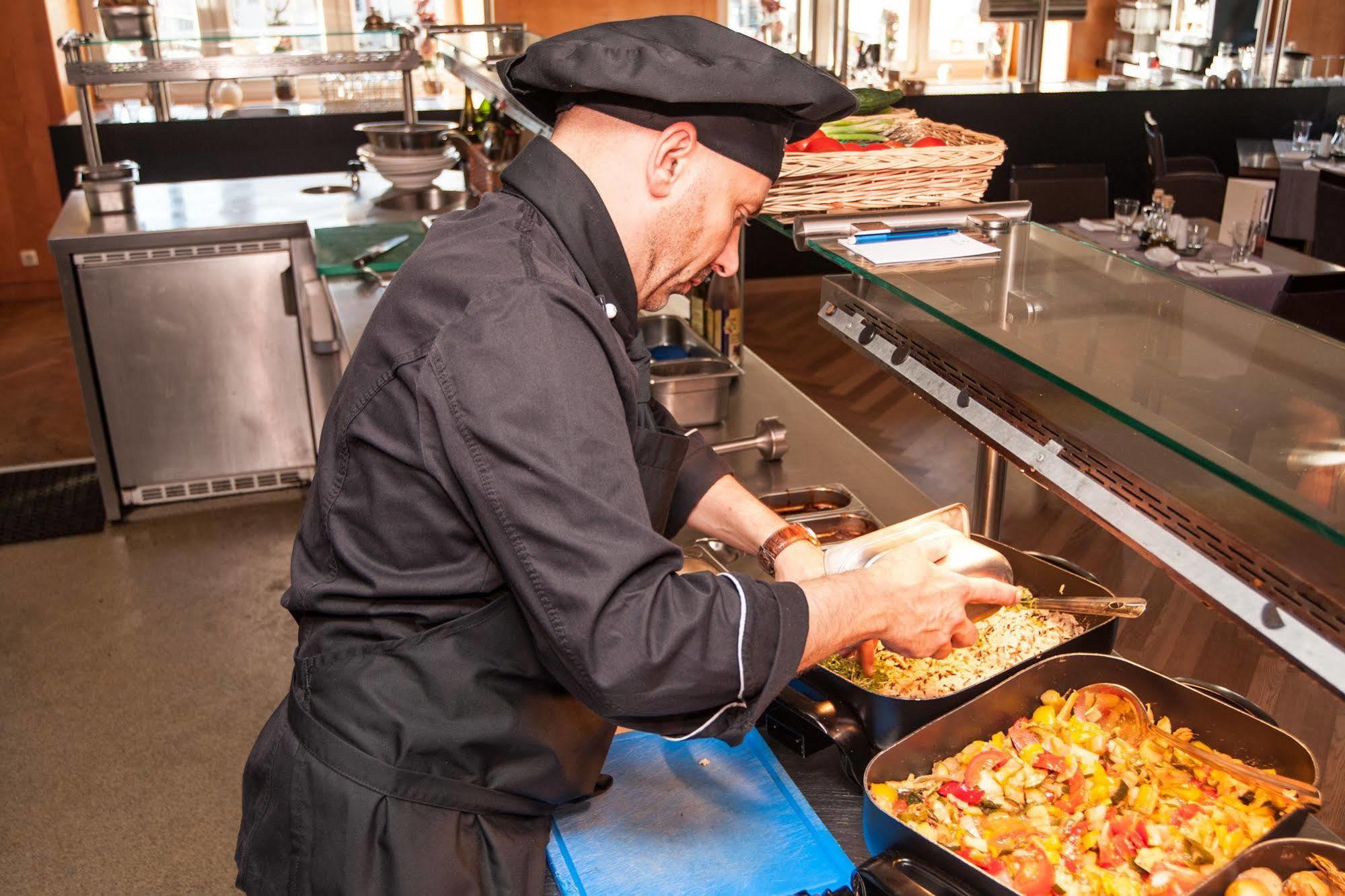 Sleep & Go! Self Service Rooms With Community Kitchen Nittel Exterior foto